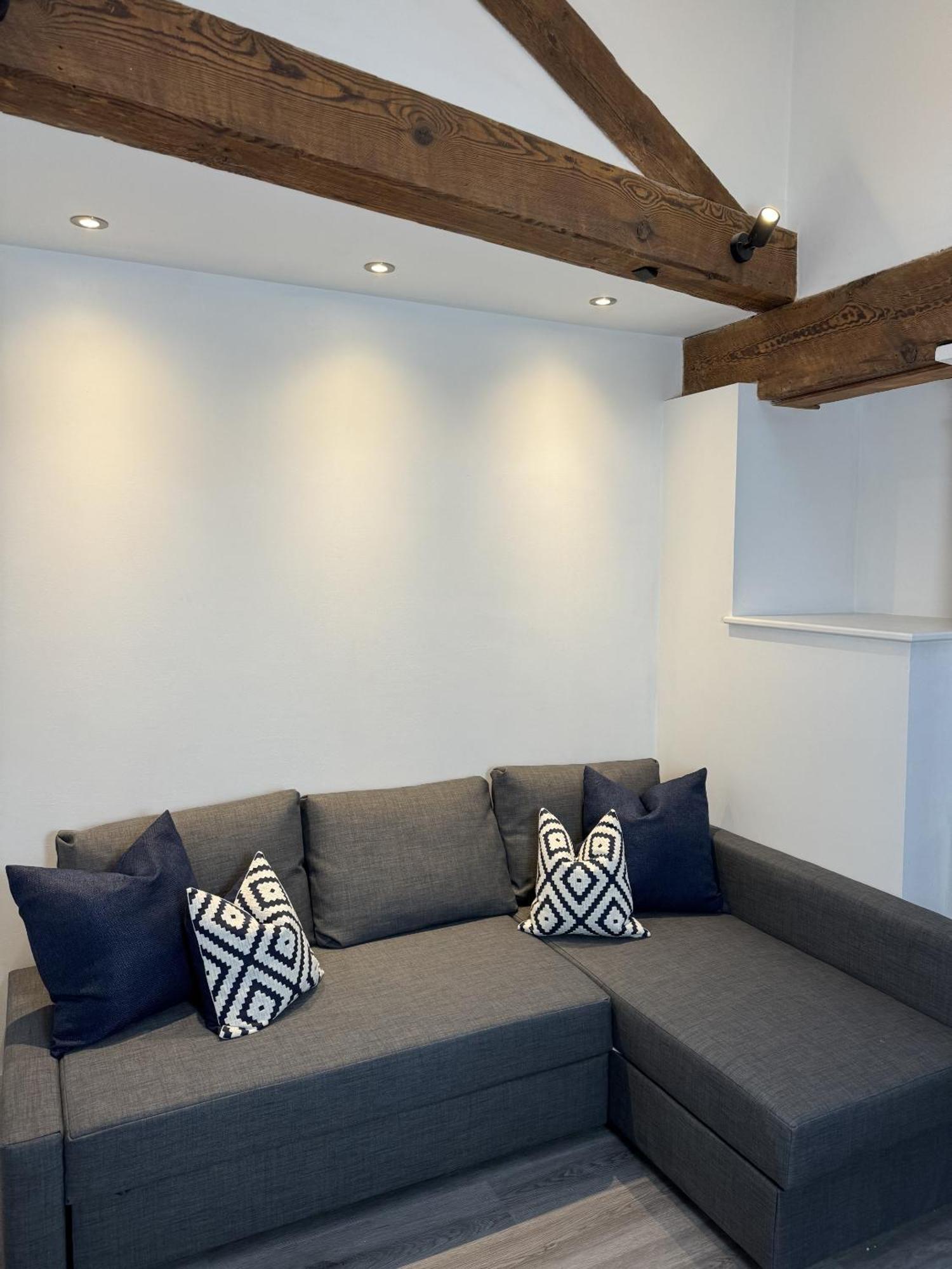 Apartment Hull