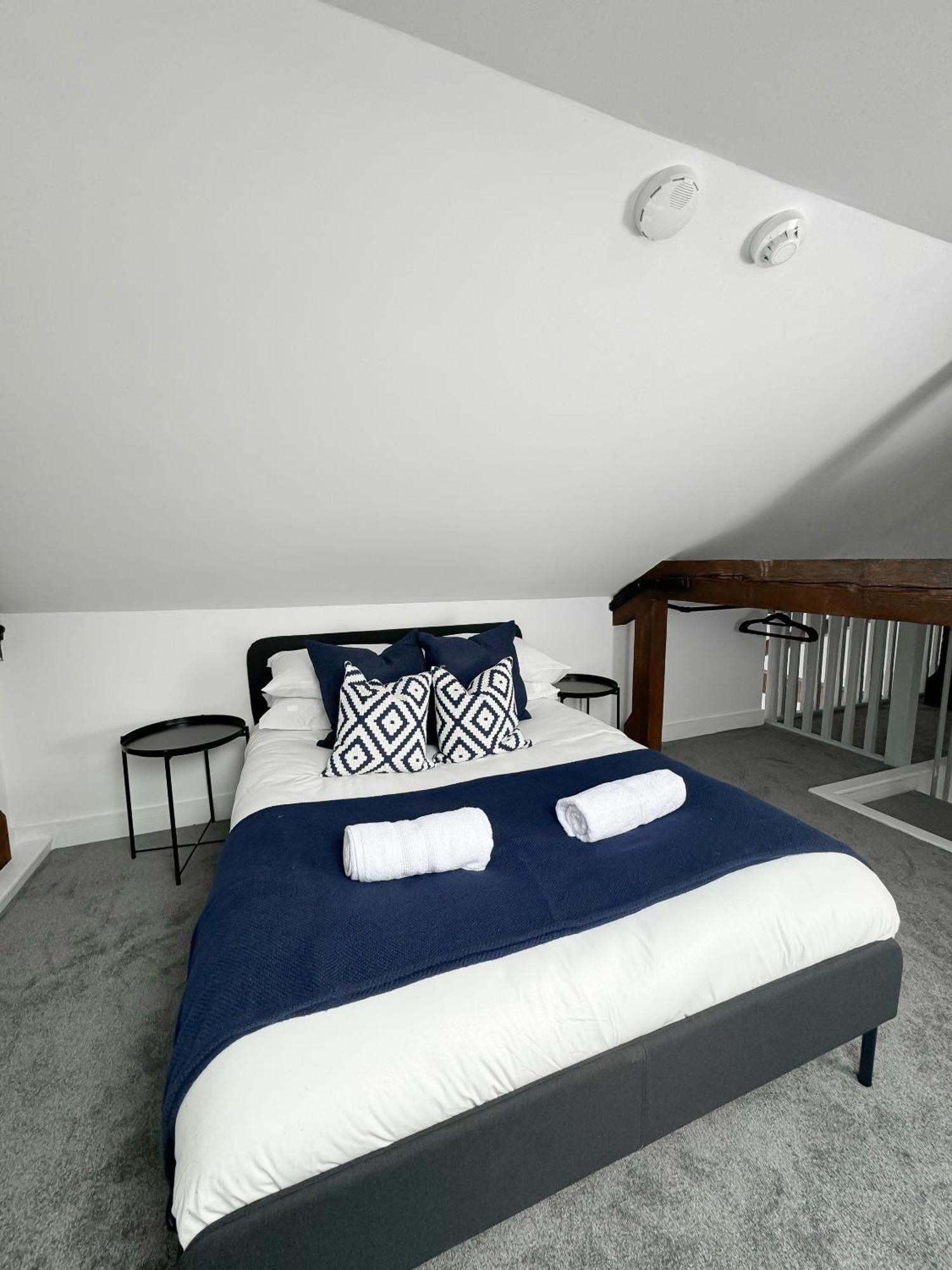 Apartment Hull